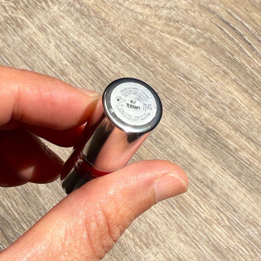 YSL Lip Gloss Stick โ Mini Size โ Shade 02 Healthy Glow Plumper (New) - Picture 4 of 4